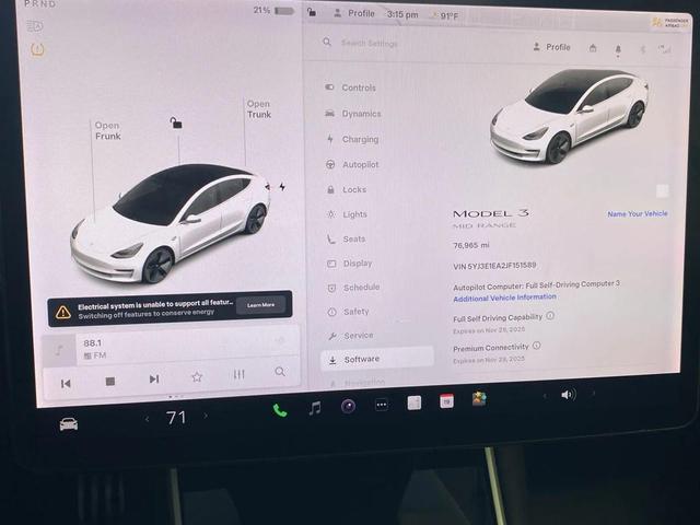 Photo of 2018 White Tesla Model 3