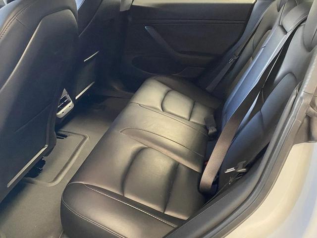 Photo of 2018 White Tesla Model 3
