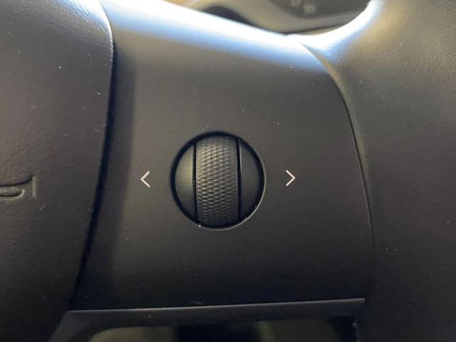 Photo of 2018 White Tesla Model 3