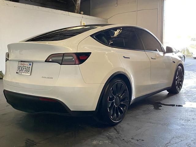 Photo of 2022 White Tesla Model Y