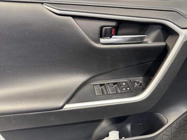 Photo of 2021 Silver Sky Metallic Toyota RAV4 Hybrid