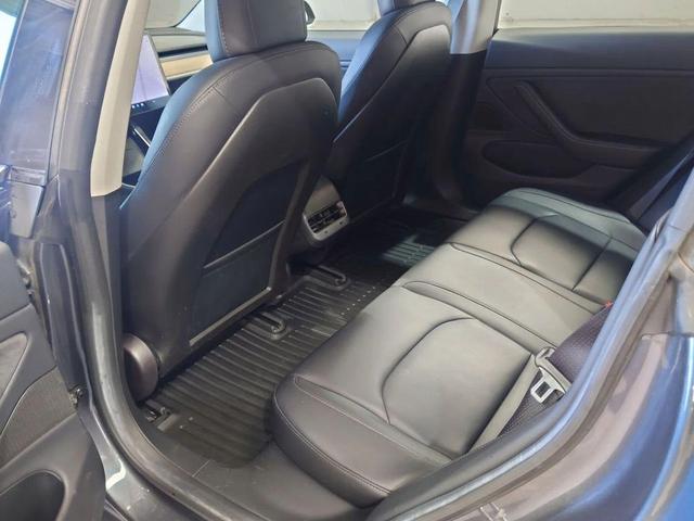 Photo of 2018 Grey Tesla Model 3