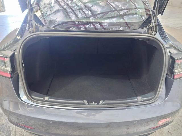 Photo of 2018 Grey Tesla Model 3