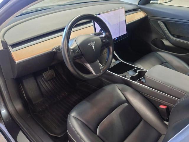 Photo of 2018 Grey Tesla Model 3