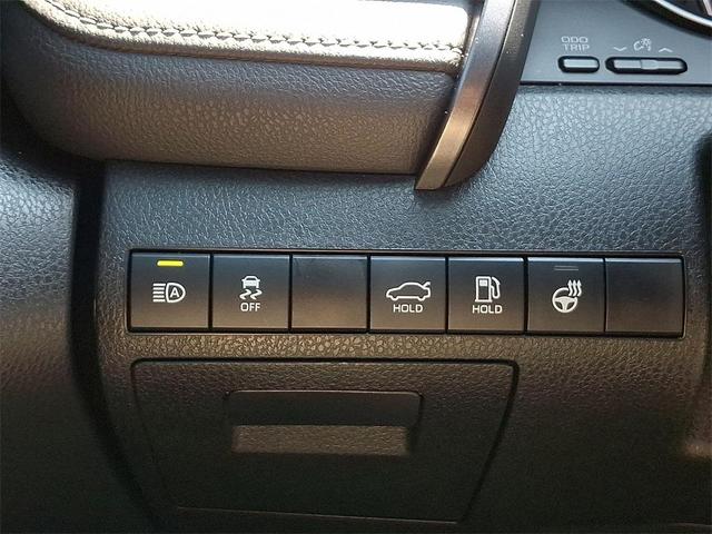 Photo of 2023 Ice Cap Toyota Camry
