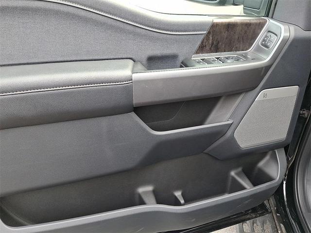 Photo of 2025 Agate Black Metallic Ford F-250