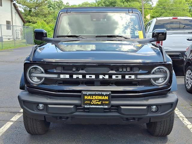 Photo of 2022 Shadow Black Ford Bronco