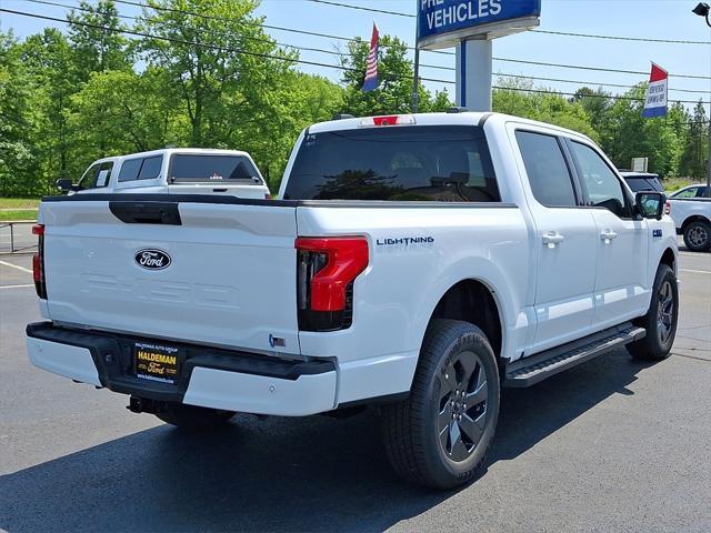 Photo of 2025 Oxford White Ford F-150 Lightning