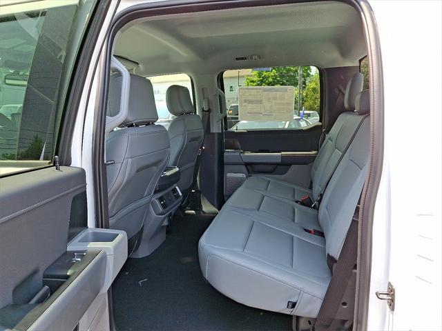 Photo of 2025 Oxford White Ford F-150 Lightning