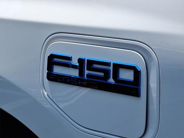Photo of 2025 Oxford White Ford F-150 Lightning
