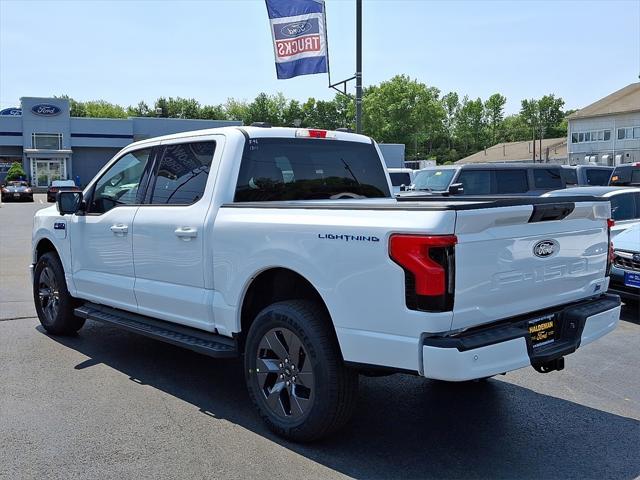 Photo of 2025 Oxford White Ford F-150 Lightning