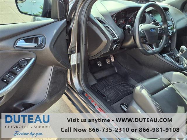 Photo of 2015 Magnetic Ford Focus ST