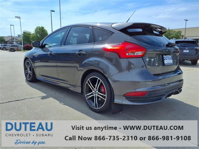 Photo of 2015 Magnetic Ford Focus ST