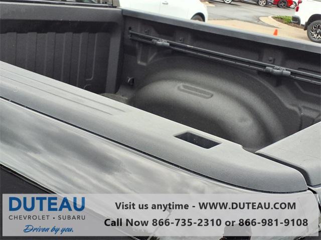 Photo of 2019 Diamond Black Crystal Pearlcoat RAM 1500