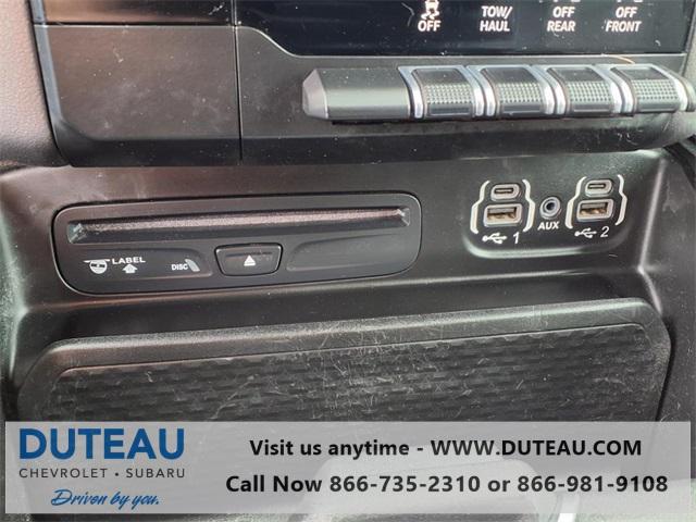 Photo of 2019 Diamond Black Crystal Pearlcoat RAM 1500