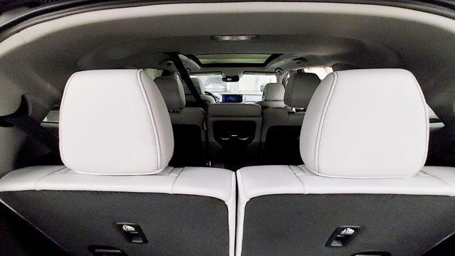 Photo of 2025 Lunar Silver Metallic Acura MDX