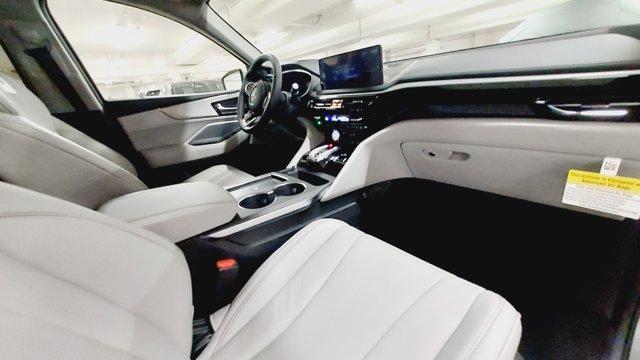 Photo of 2025 Lunar Silver Metallic Acura MDX