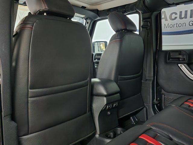 Photo of 2016 Black Clearcoat Jeep Wrangler Unlimited