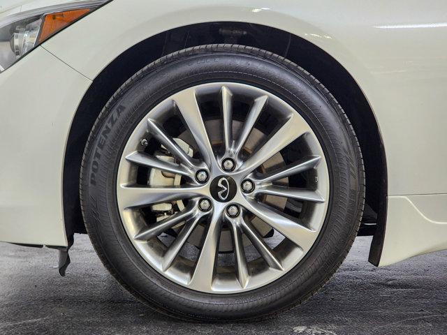 Photo of 2024 Majestic White INFINITI Q50