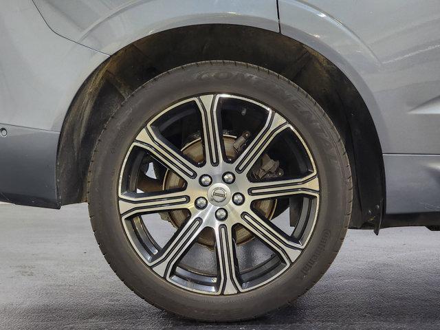Photo of 2019 Gray Metallic Volvo XC60