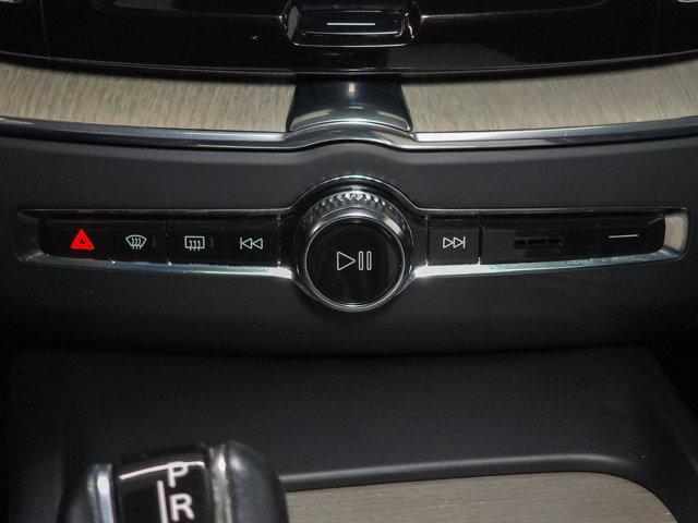 Photo of 2019 Gray Metallic Volvo XC60
