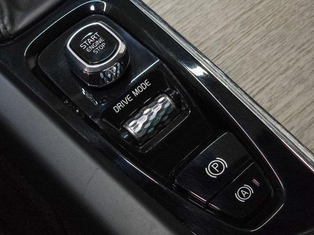 Photo of 2019 Gray Metallic Volvo XC60