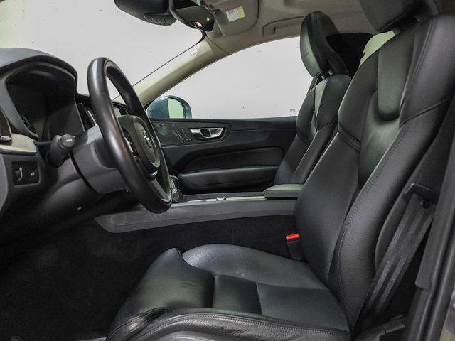 Photo of 2019 Gray Metallic Volvo XC60
