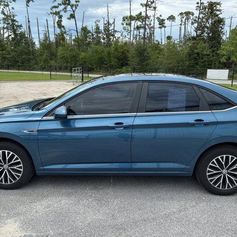 Photo of 2019 Silk Blue Metallic Volkswagen Jetta
