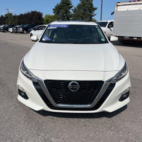 Photo of 2022 White Nissan Altima