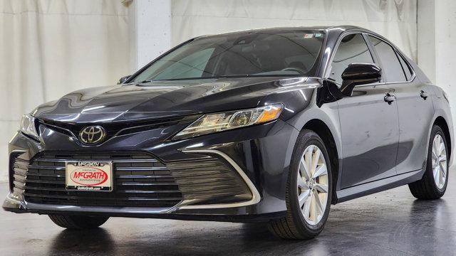 Photo of 2022 Midnight Black Metallic Toyota Camry