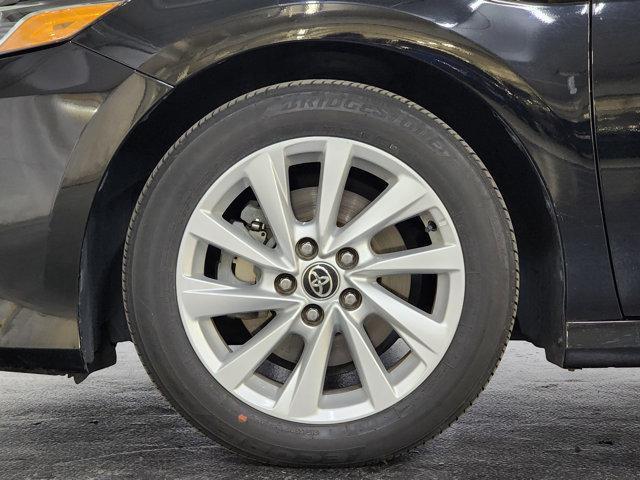 Photo of 2022 Midnight Black Metallic Toyota Camry