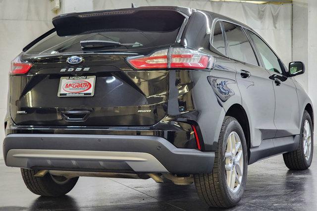 Photo of 2022 Agate Black Metallic Ford Edge