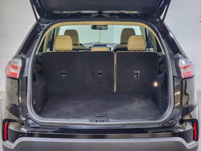 Photo of 2022 Agate Black Metallic Ford Edge