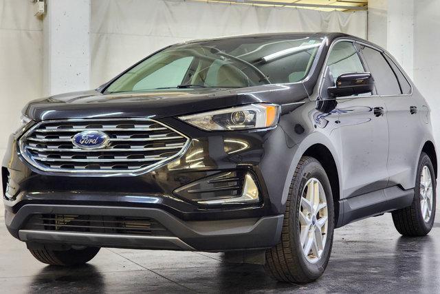 Photo of 2022 Agate Black Metallic Ford Edge