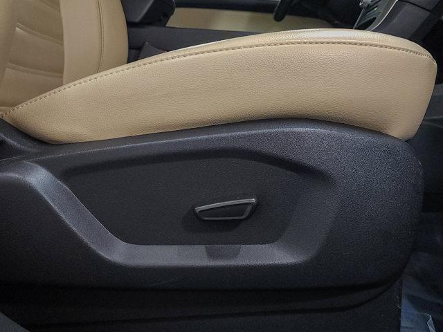 Photo of 2022 Agate Black Metallic Ford Edge