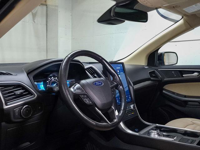 Photo of 2022 Agate Black Metallic Ford Edge