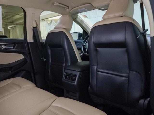 Photo of 2022 Agate Black Metallic Ford Edge