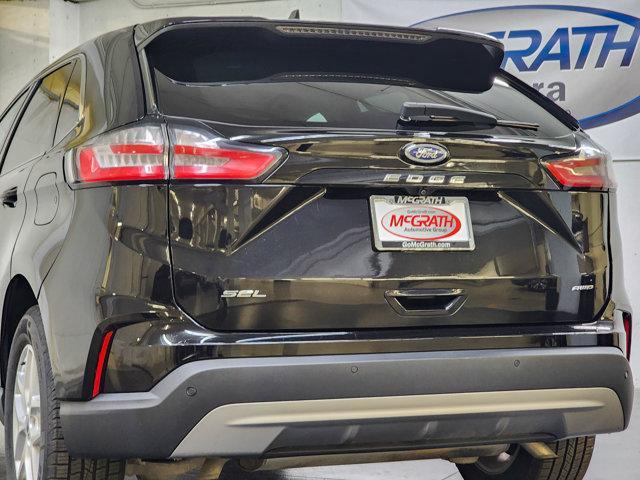Photo of 2022 Agate Black Metallic Ford Edge