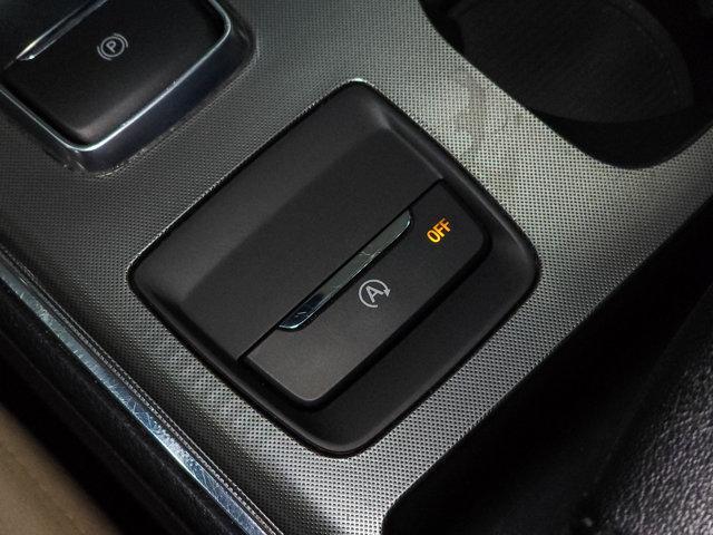 Photo of 2022 Agate Black Metallic Ford Edge