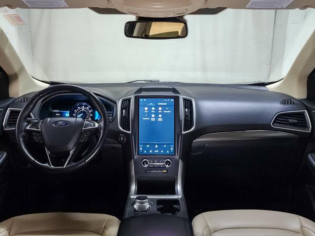 Photo of 2022 Agate Black Metallic Ford Edge