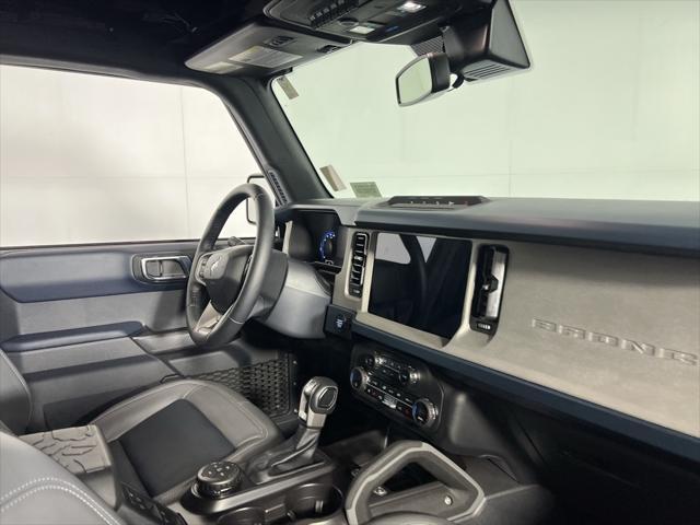 Photo of 2024 Velocity Blue Metallic Ford Bronco
