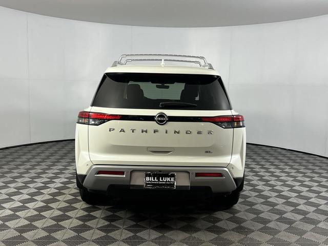 Photo of 2024 Pearl White Tricoat Nissan Pathfinder