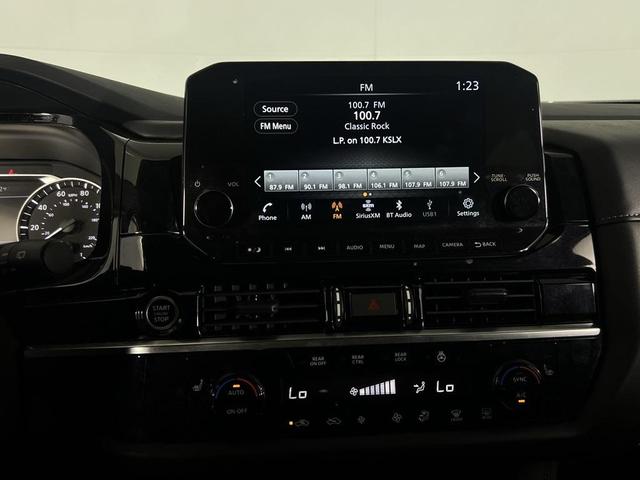 Photo of 2024 Pearl White Tricoat Nissan Pathfinder