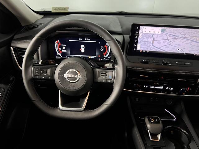 Photo of 2024 Super Black Nissan Rogue