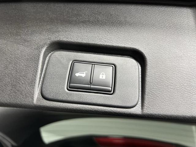 Photo of 2024 Super Black Nissan Rogue