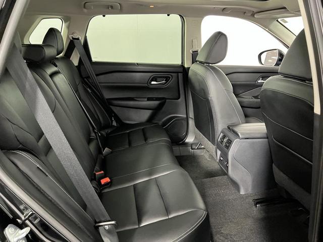 Photo of 2024 Super Black Nissan Rogue