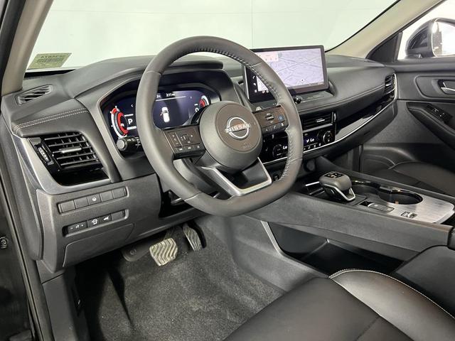 Photo of 2024 Super Black Nissan Rogue