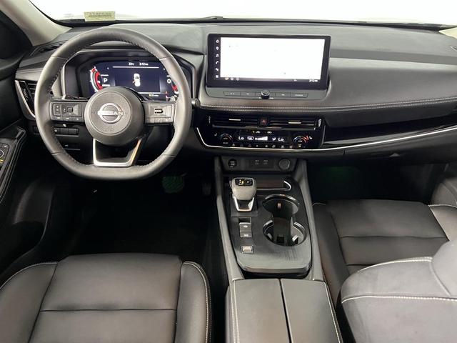 Photo of 2024 Super Black Nissan Rogue