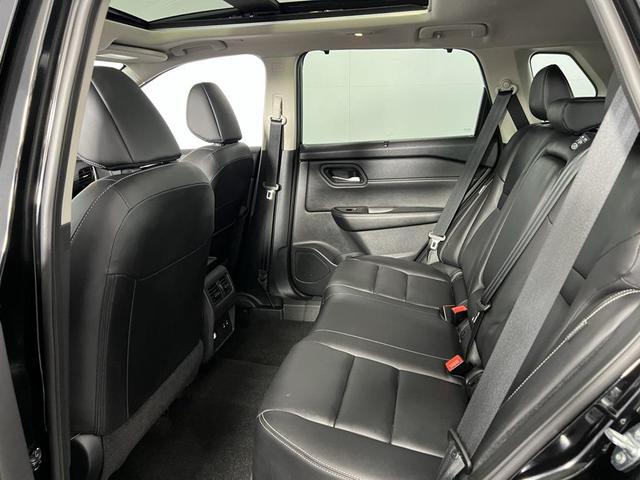 Photo of 2024 Super Black Nissan Rogue