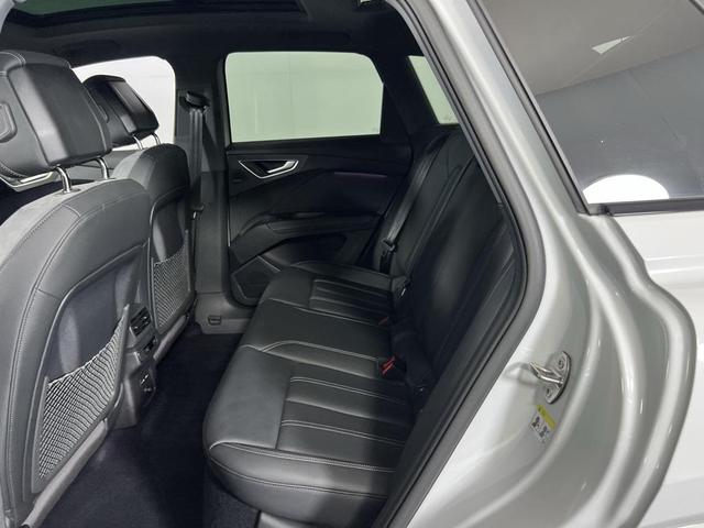 Photo of 2024 Glacier White Audi Q4 e-tron